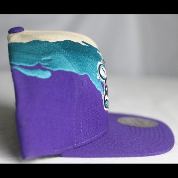 Vintage Charlotte Hornets Mitchell & Ness Snapback - Picture 2 of 8